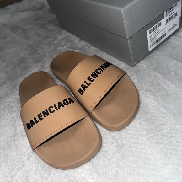 Balenciaga Slides - Picture 3 of 5